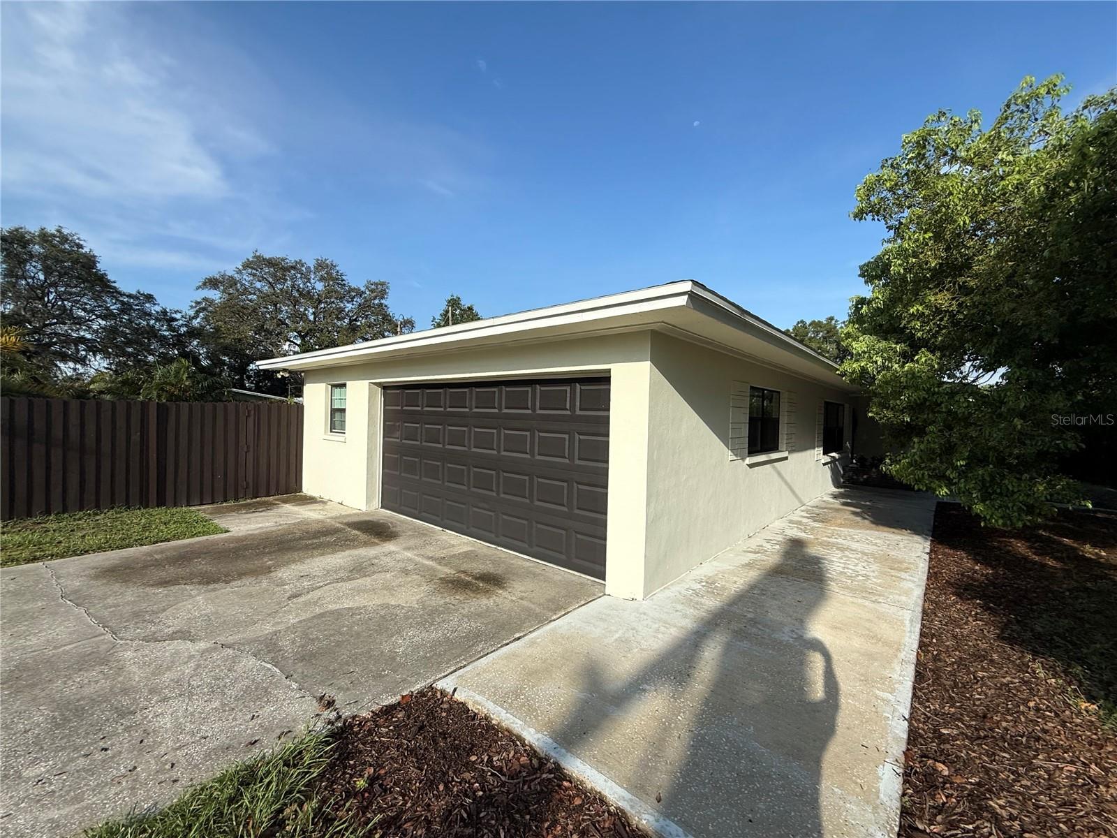 Image 40 of 46 For 1591 Druid Road E
