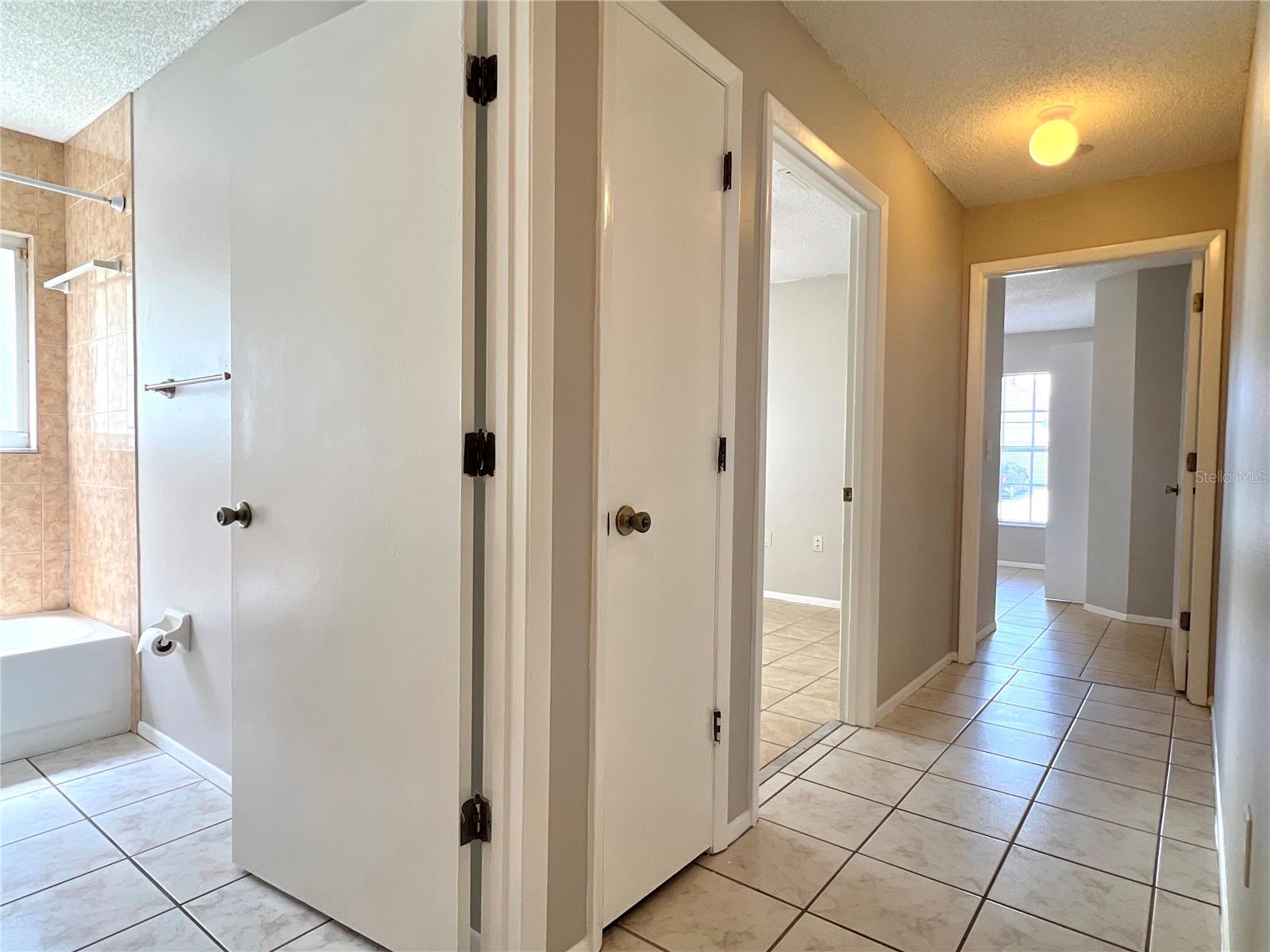 Image 8 of 22 For 1310 Lakehurst Way