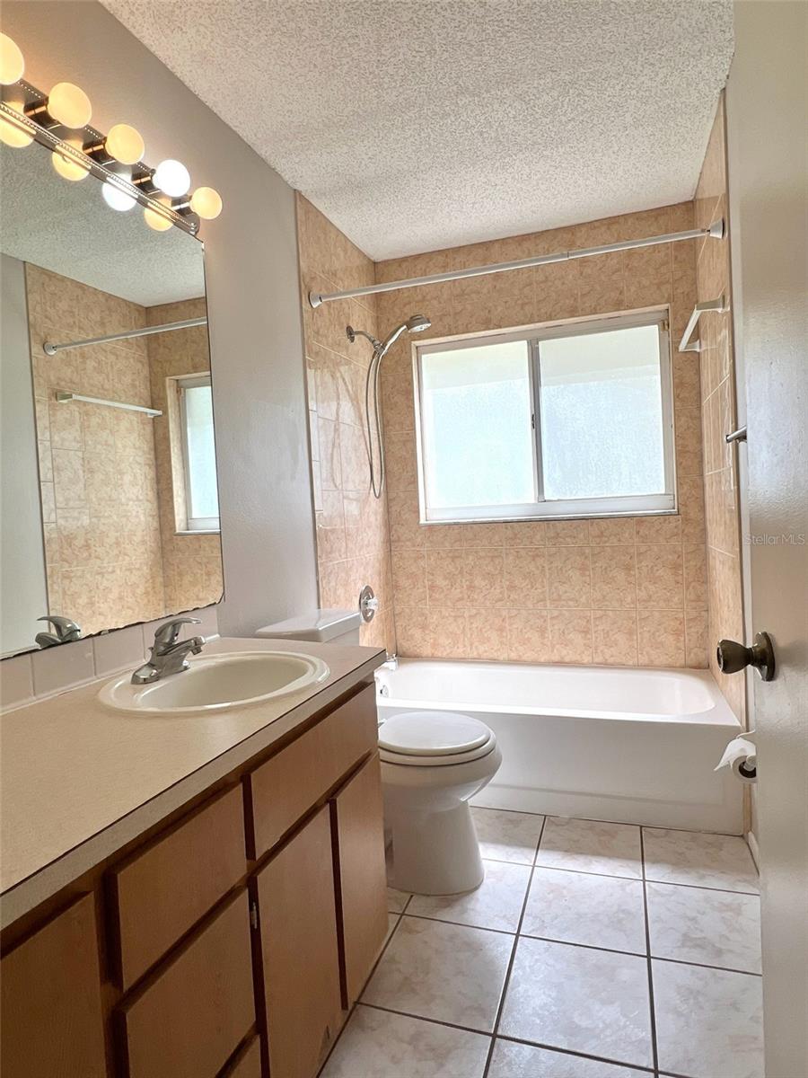 Image 9 of 22 For 1310 Lakehurst Way