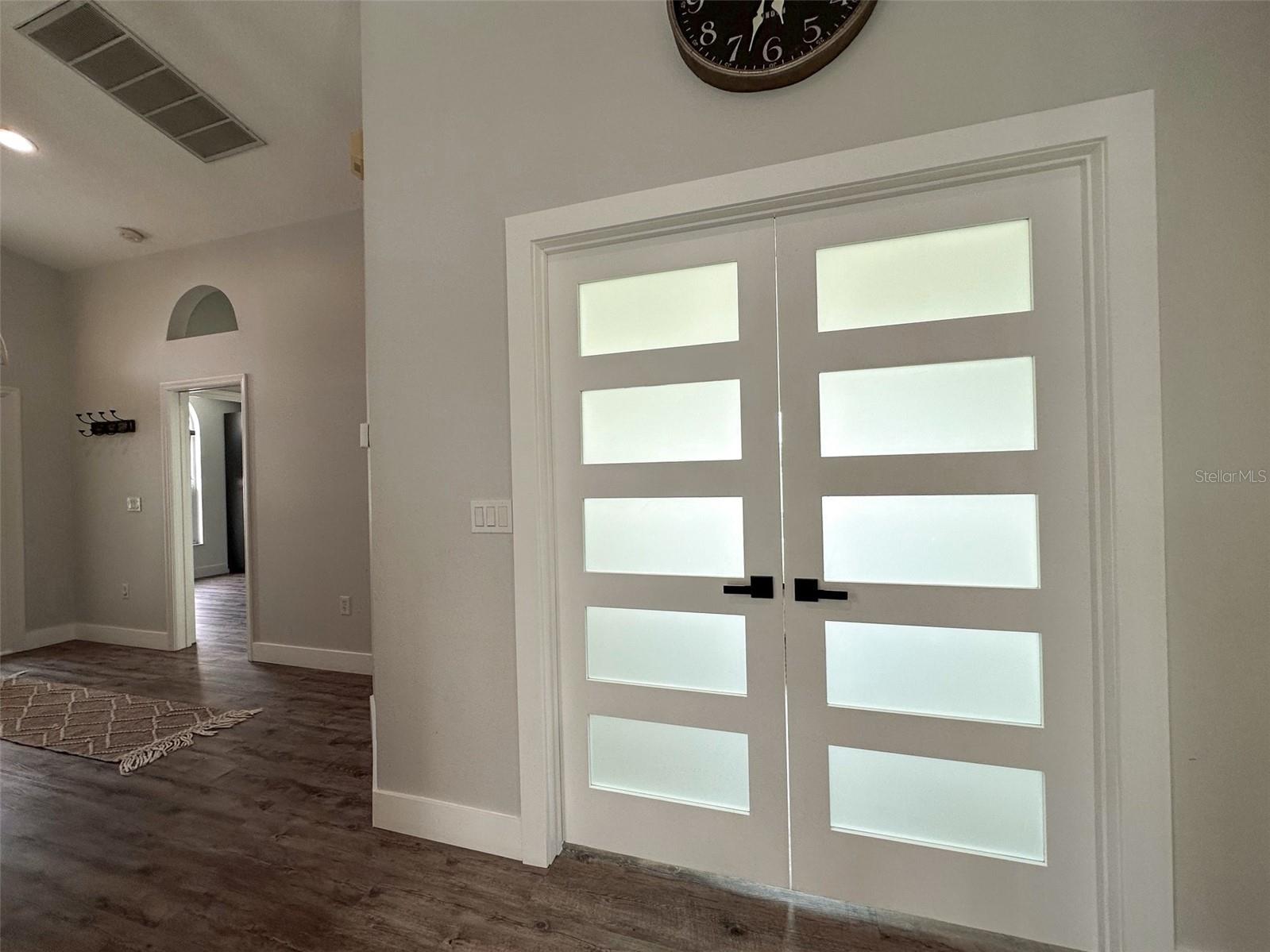 Listing photo id 21 for 4558 Whitton Way