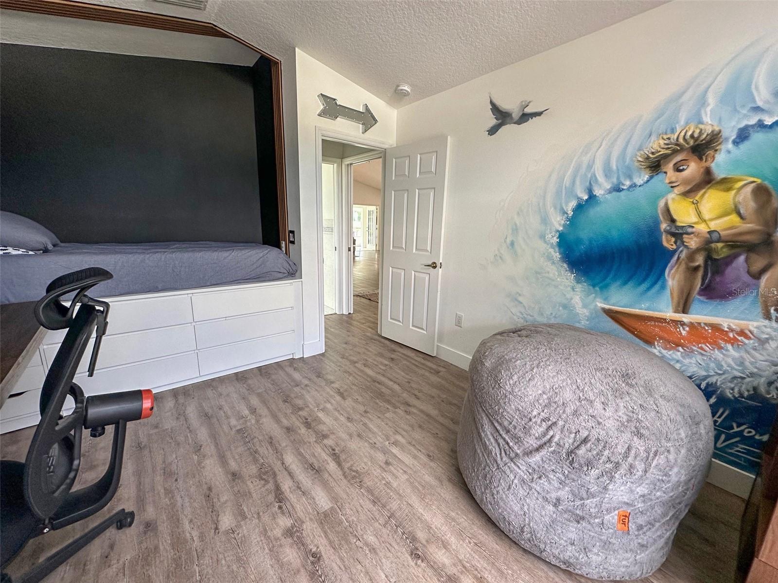 Listing photo id 37 for 4558 Whitton Way