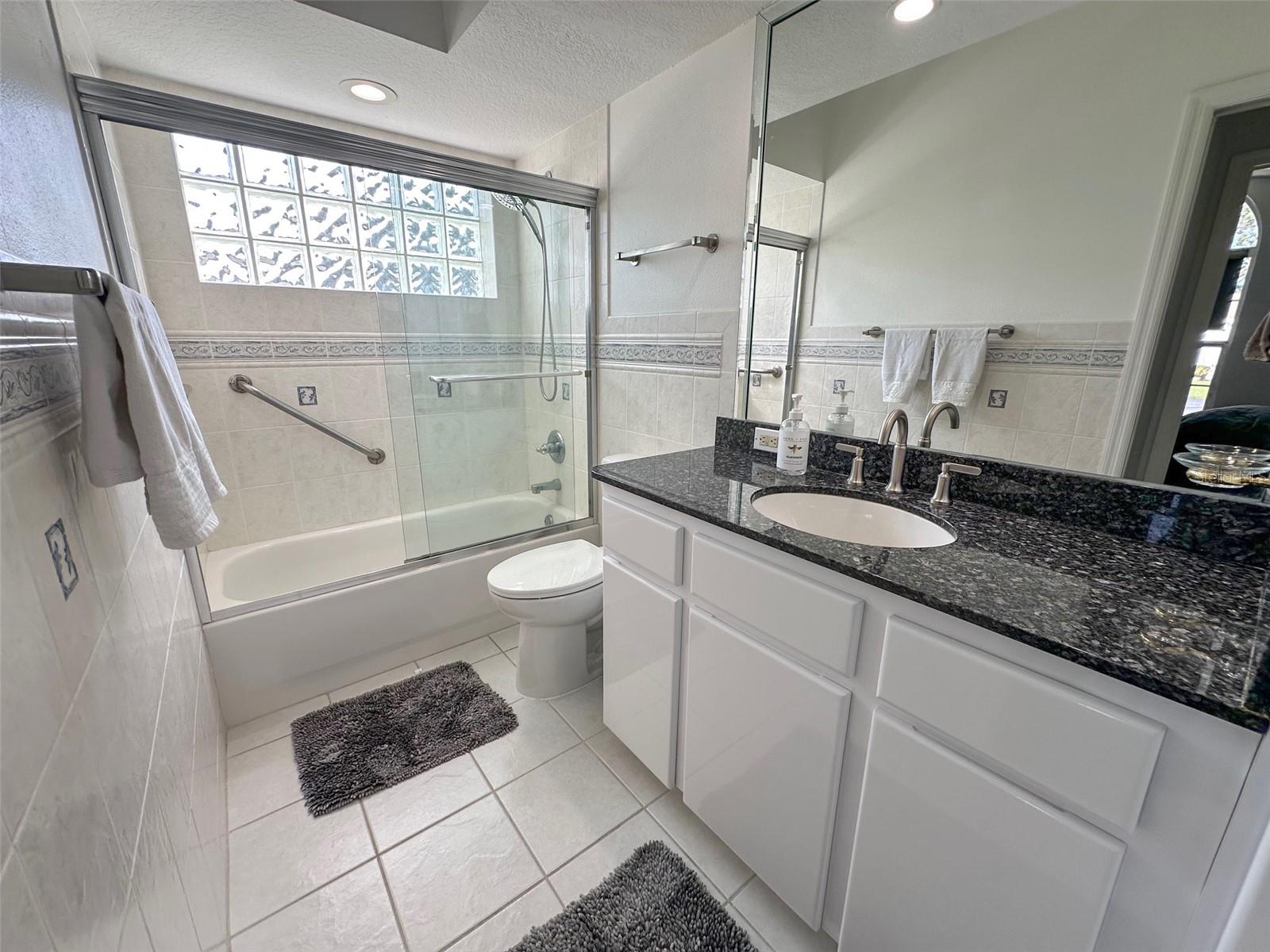 Listing photo id 41 for 4558 Whitton Way