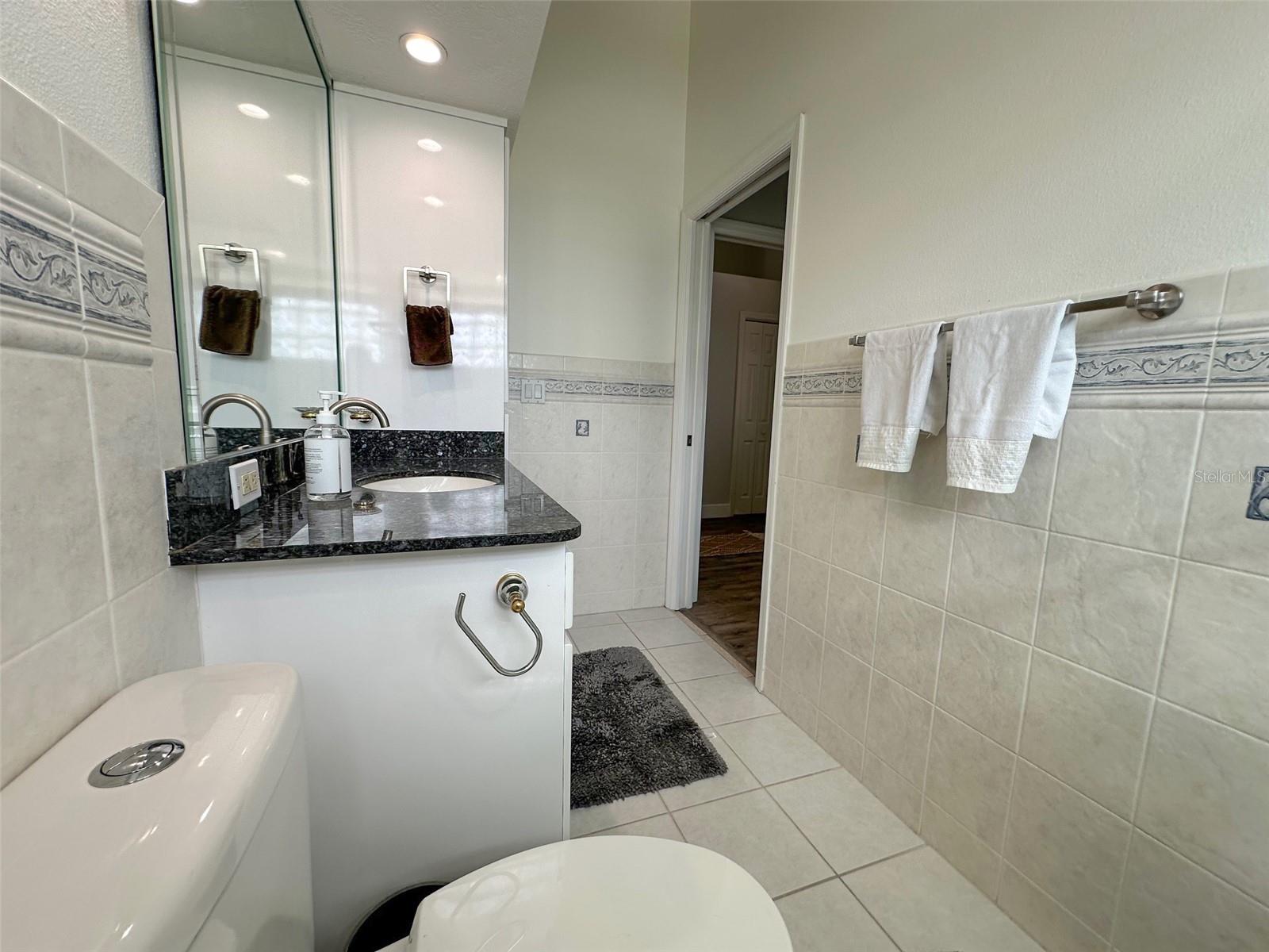 Listing photo id 46 for 4558 Whitton Way