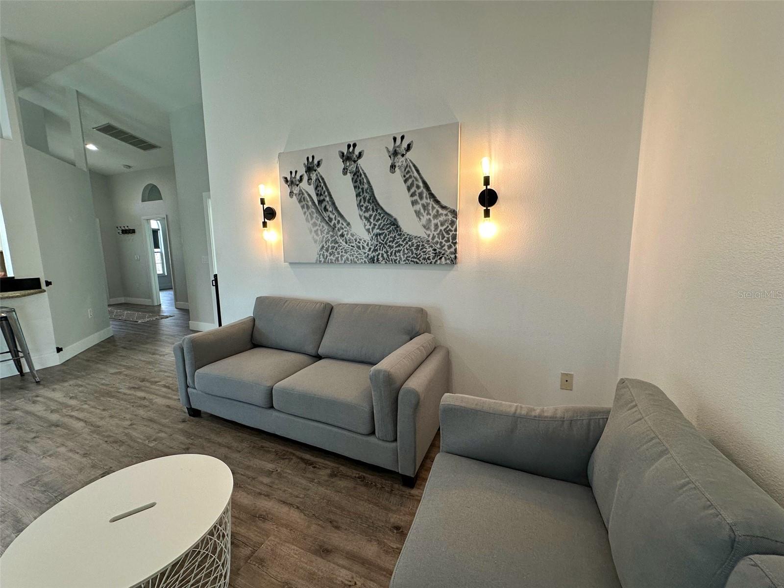 Listing photo id 54 for 4558 Whitton Way