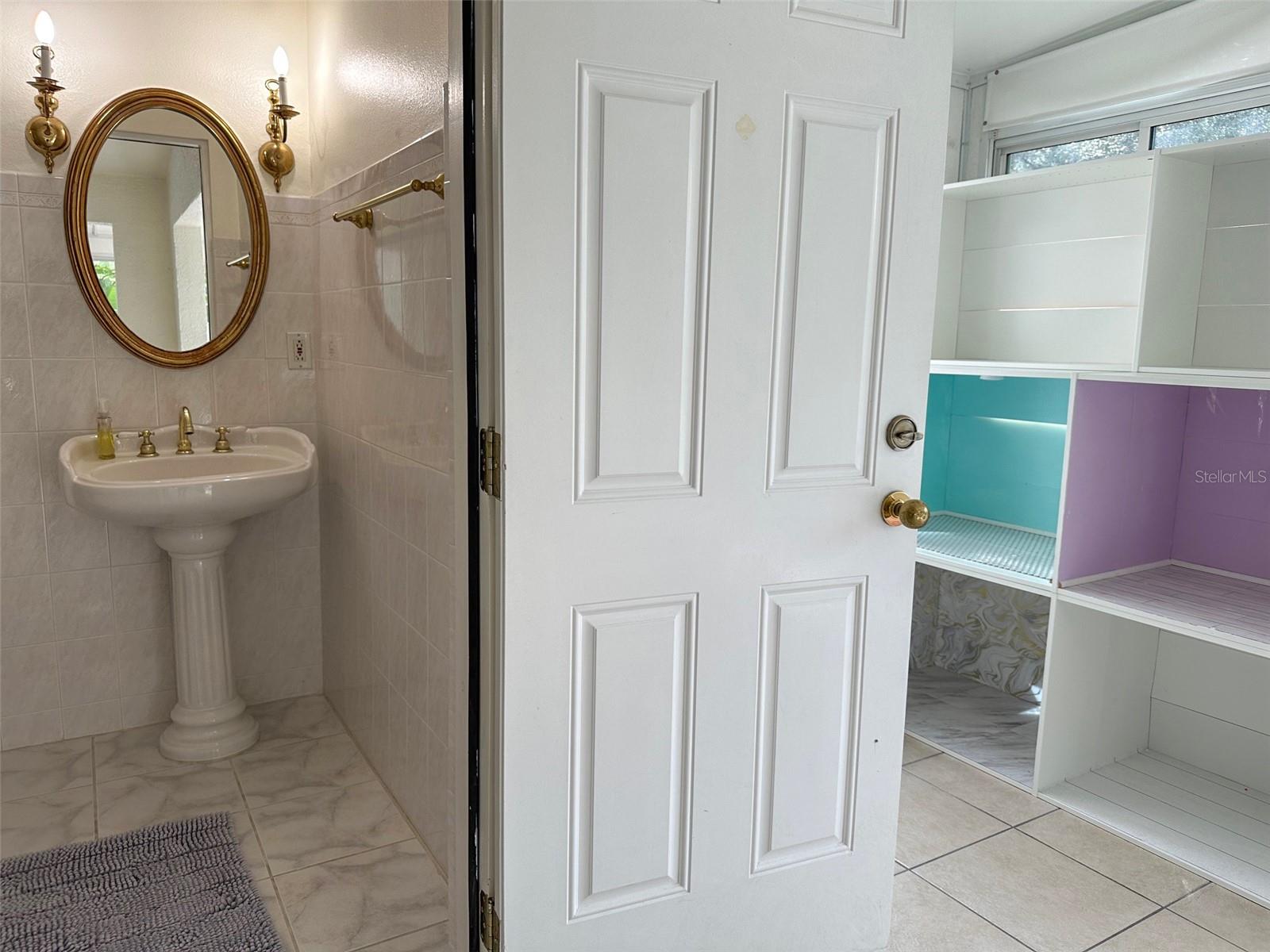 Listing photo id 63 for 4558 Whitton Way