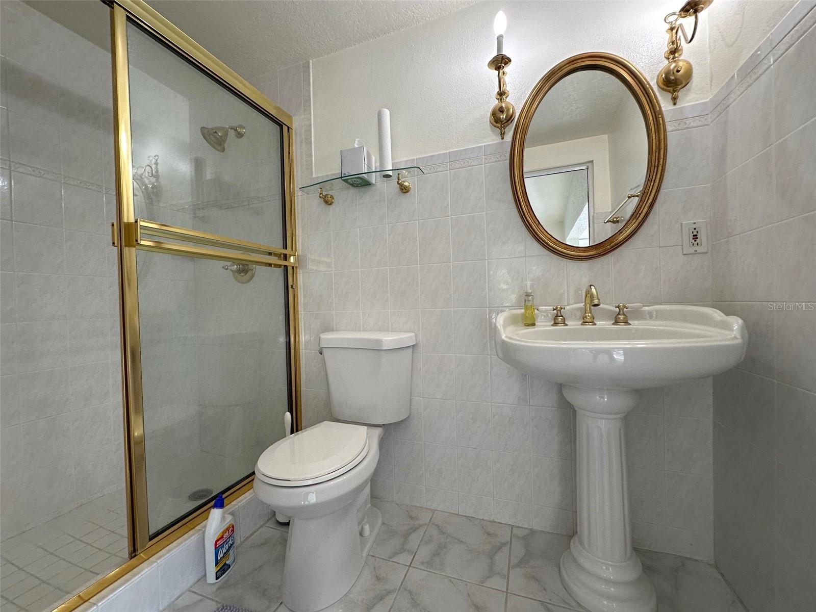 Listing photo id 64 for 4558 Whitton Way