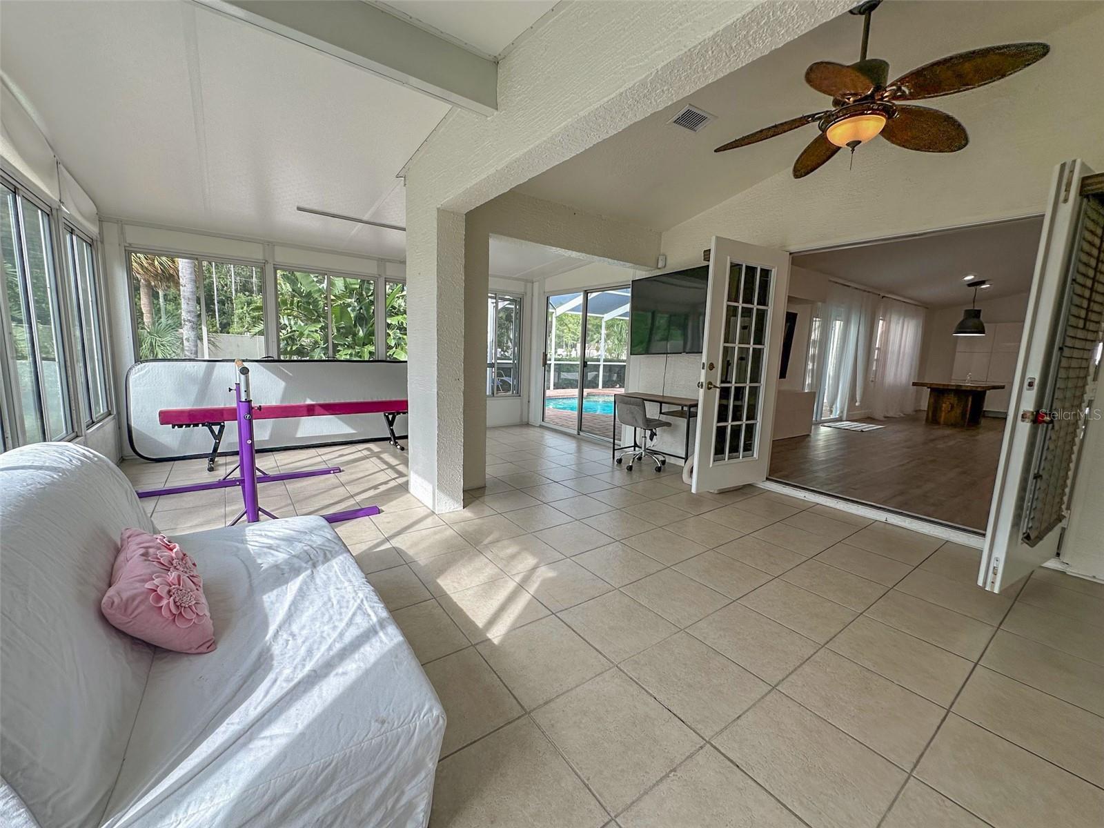 Listing photo id 67 for 4558 Whitton Way