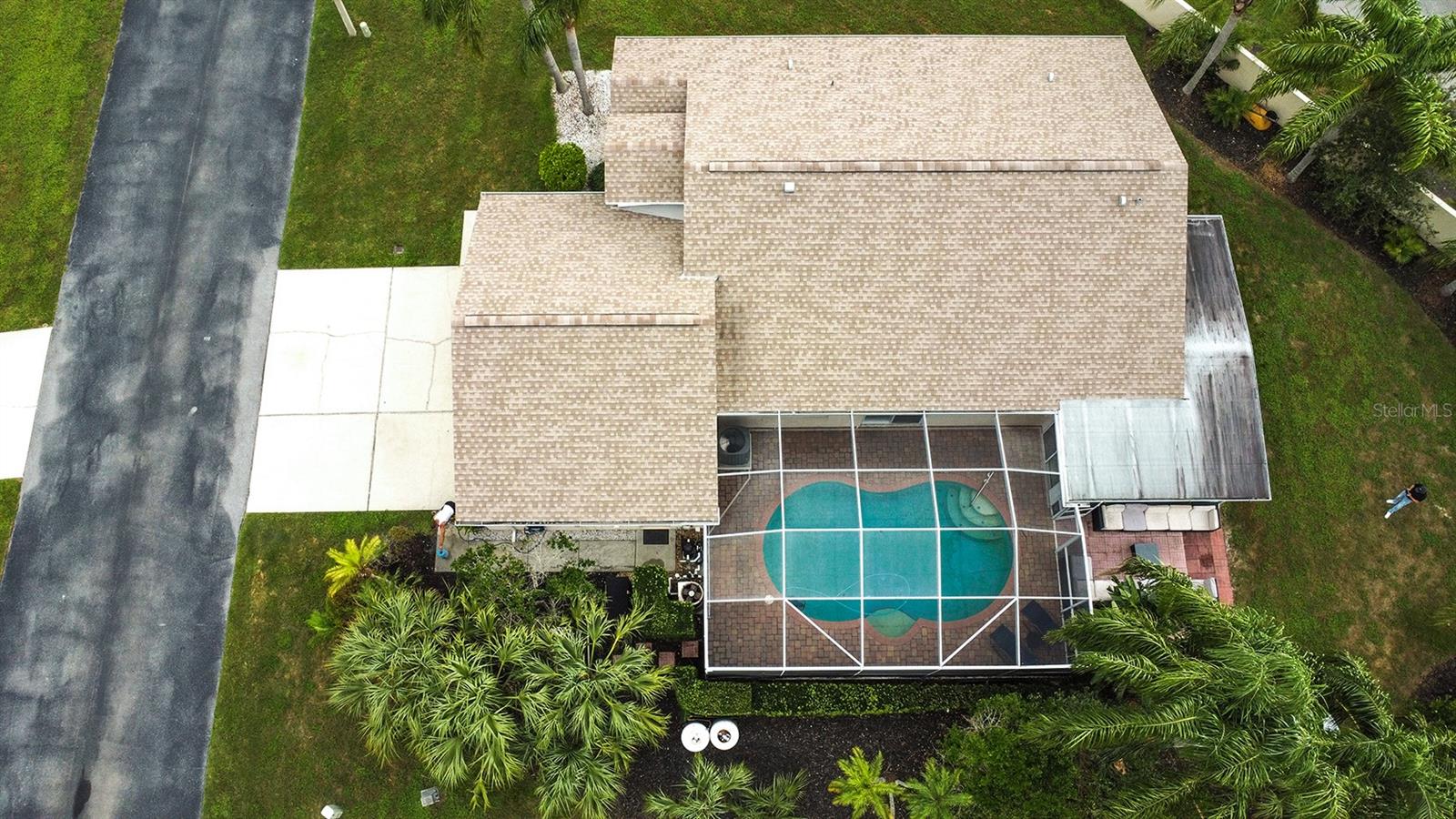 Listing photo id 73 for 4558 Whitton Way