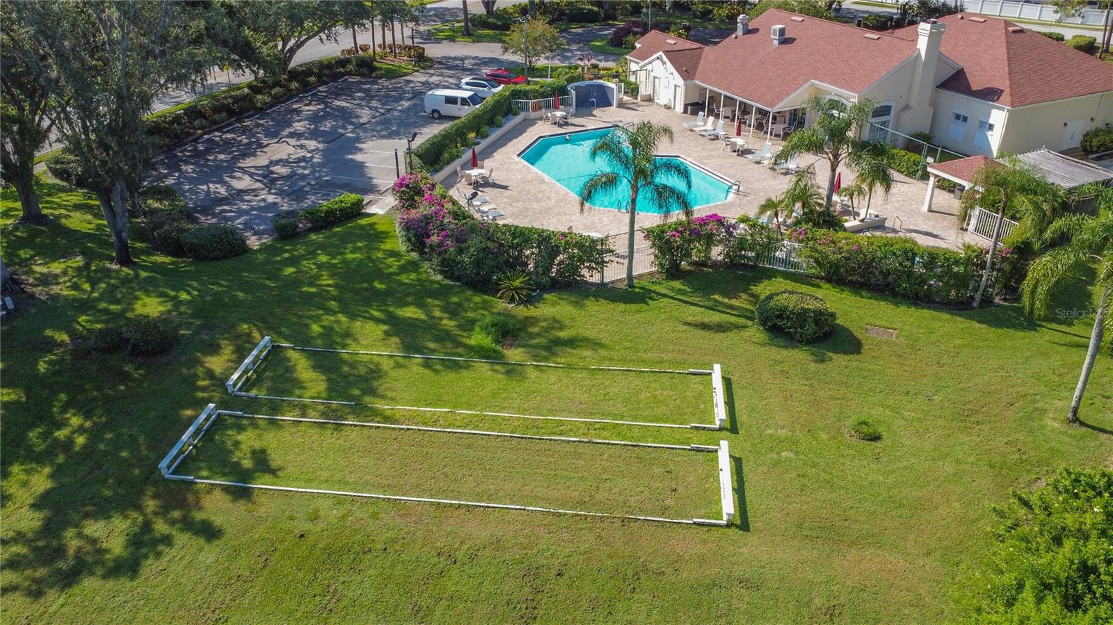 Listing photo id 92 for 4558 Whitton Way