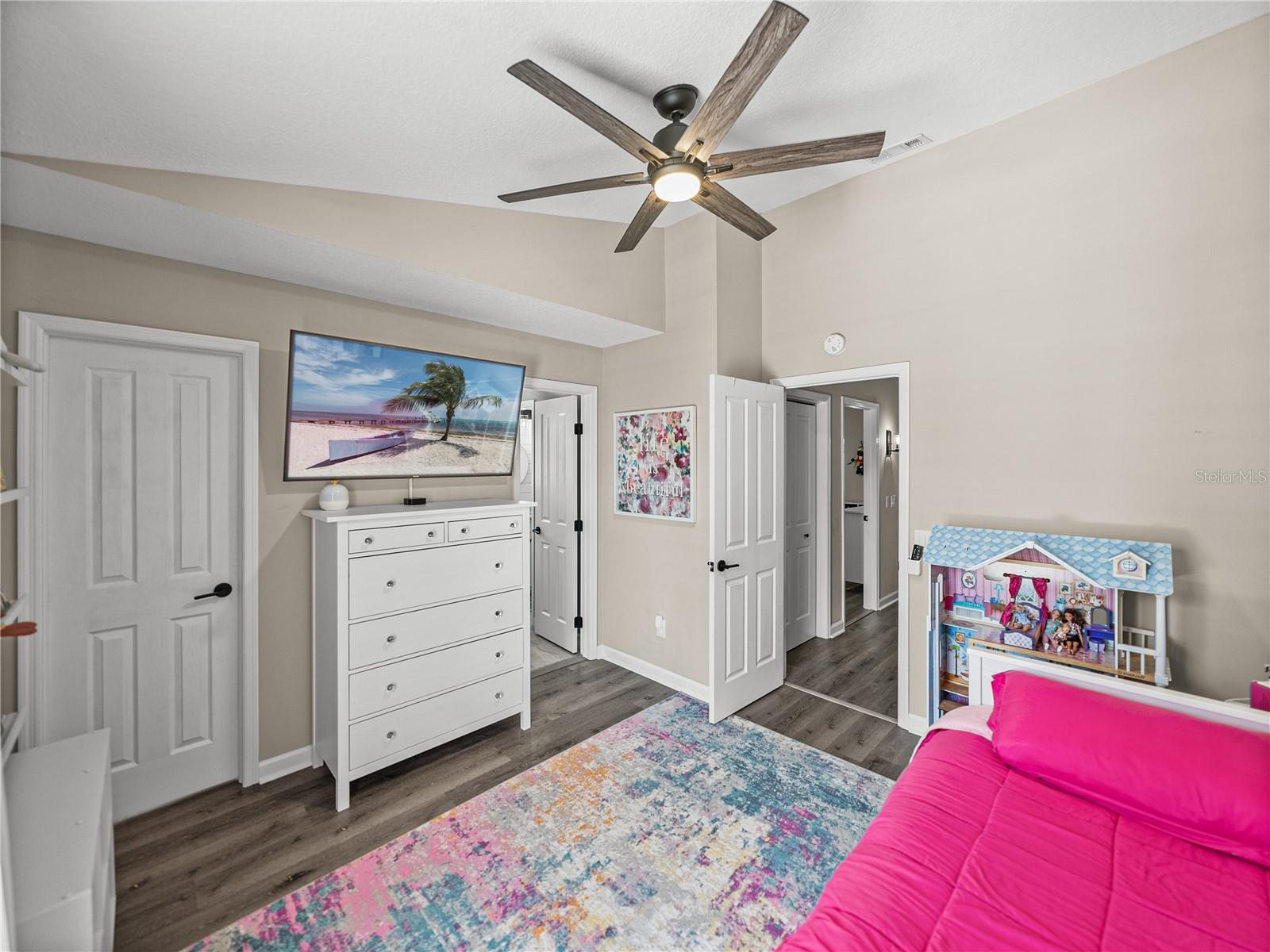 Image 22 of 29 For 2525 Maryland Avenue B