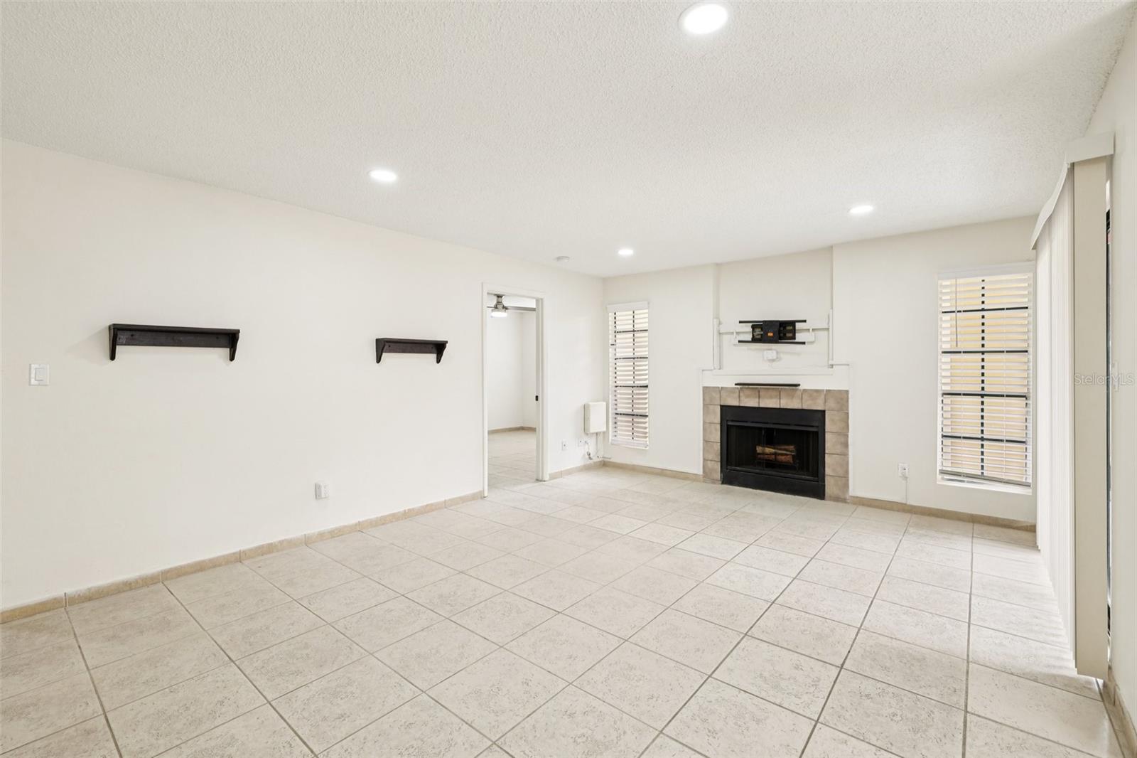 Image 10 of 38 For 8724 Mallard Reserve Drive 101