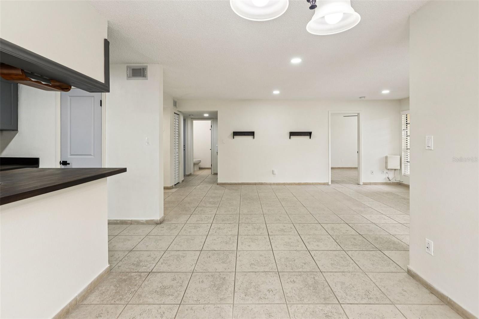 Image 15 of 38 For 8724 Mallard Reserve Drive 101