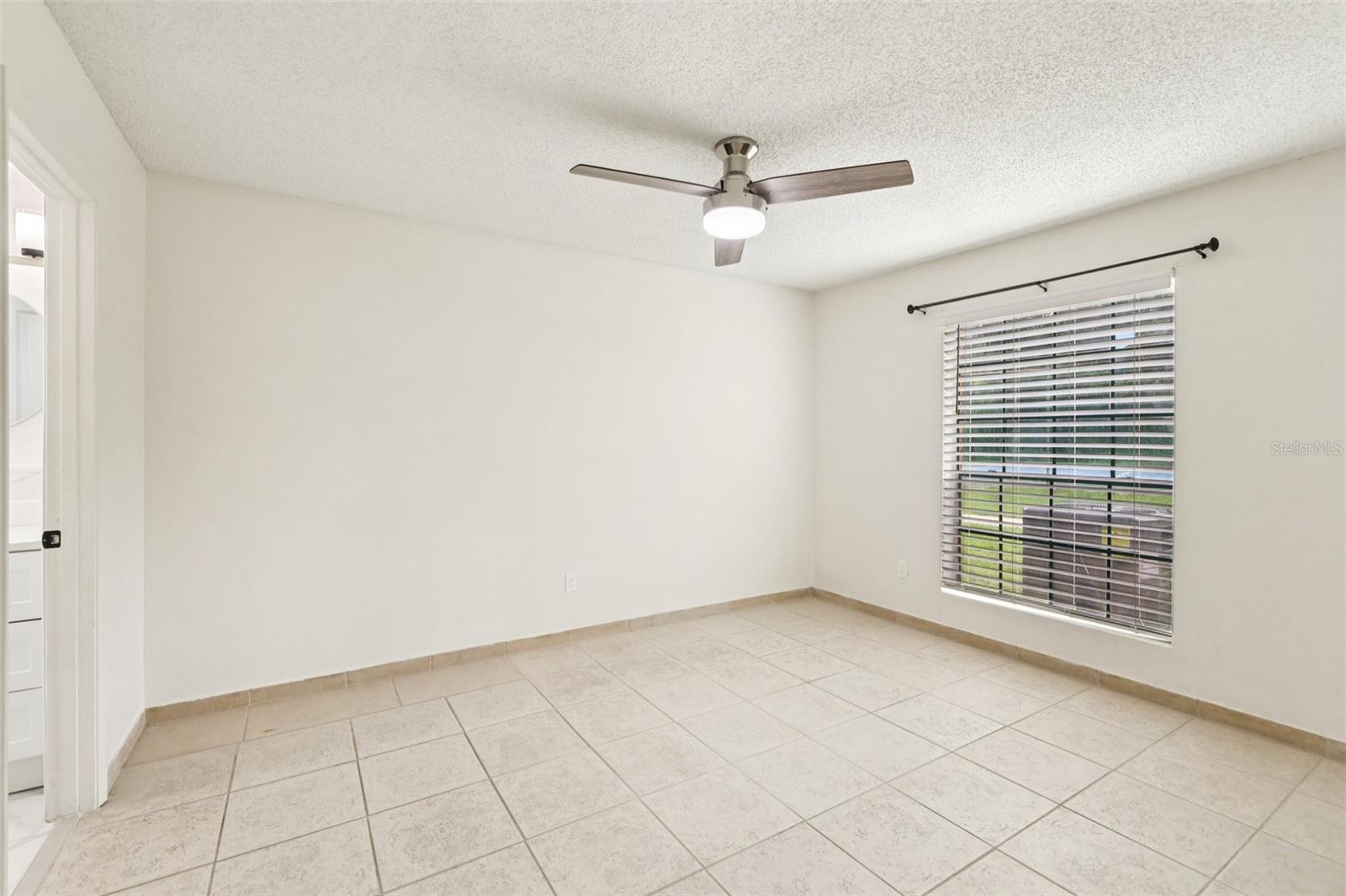 Image 23 of 38 For 8724 Mallard Reserve Drive 101