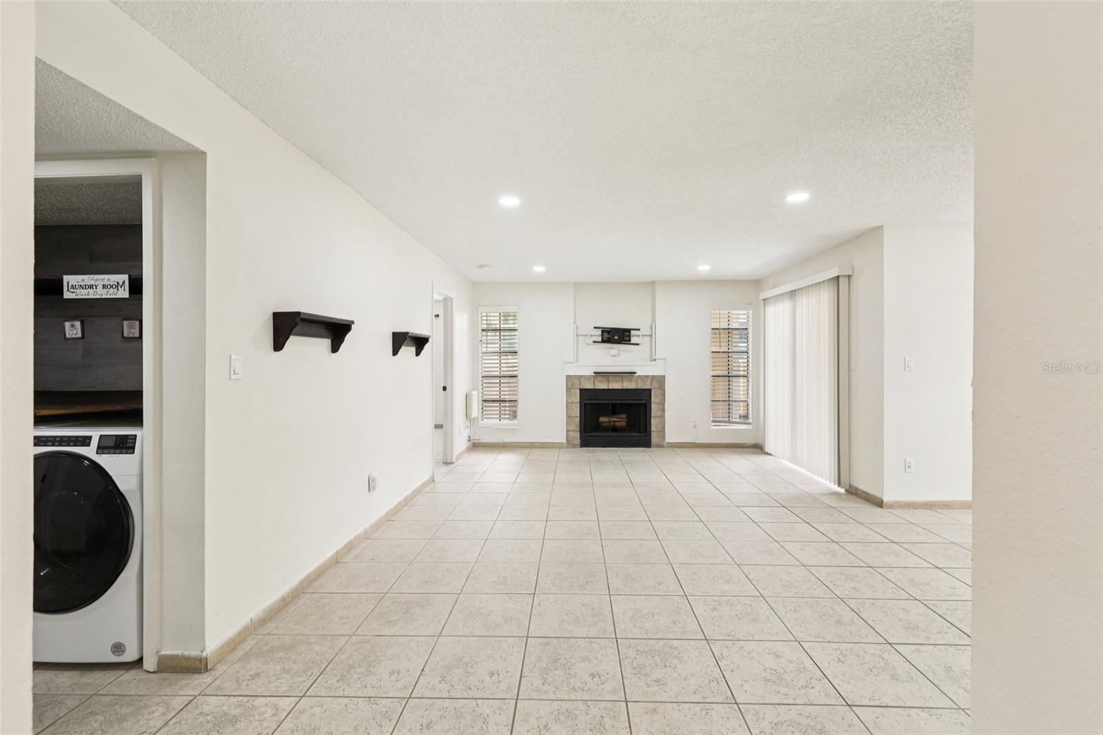 Image 7 of 38 For 8724 Mallard Reserve Drive 101