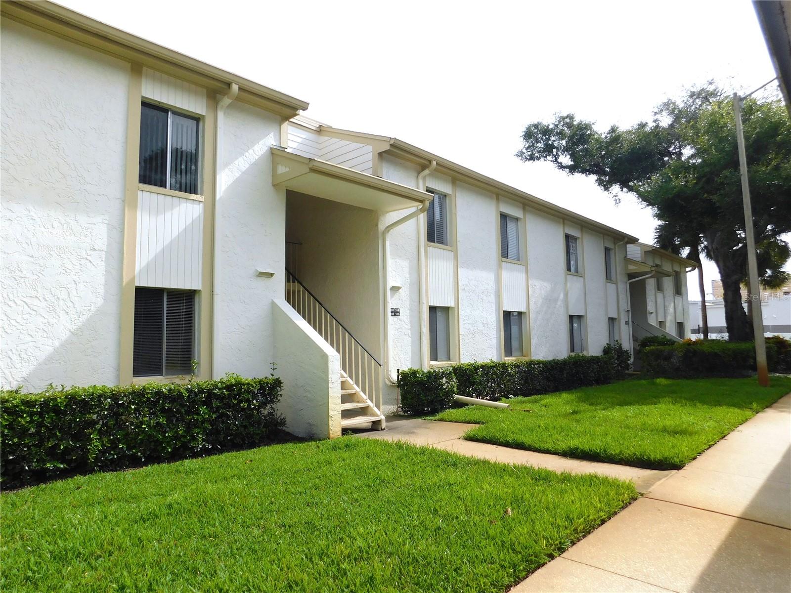 Image 3 of 32 For 105 Palmetto Court