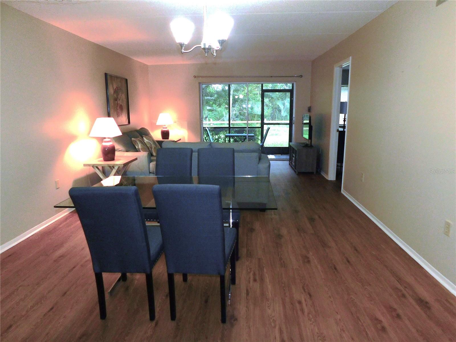 Image 5 of 32 For 105 Palmetto Court