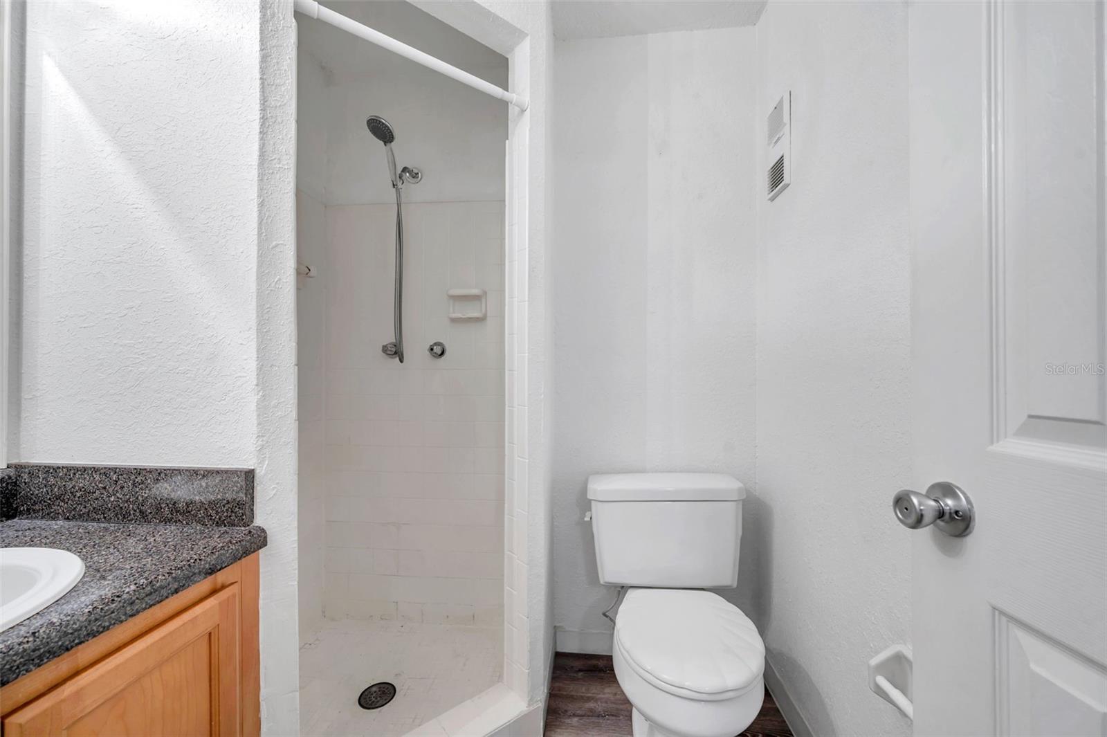 Image 18 of 51 For 121 Seahorse Drive Se A