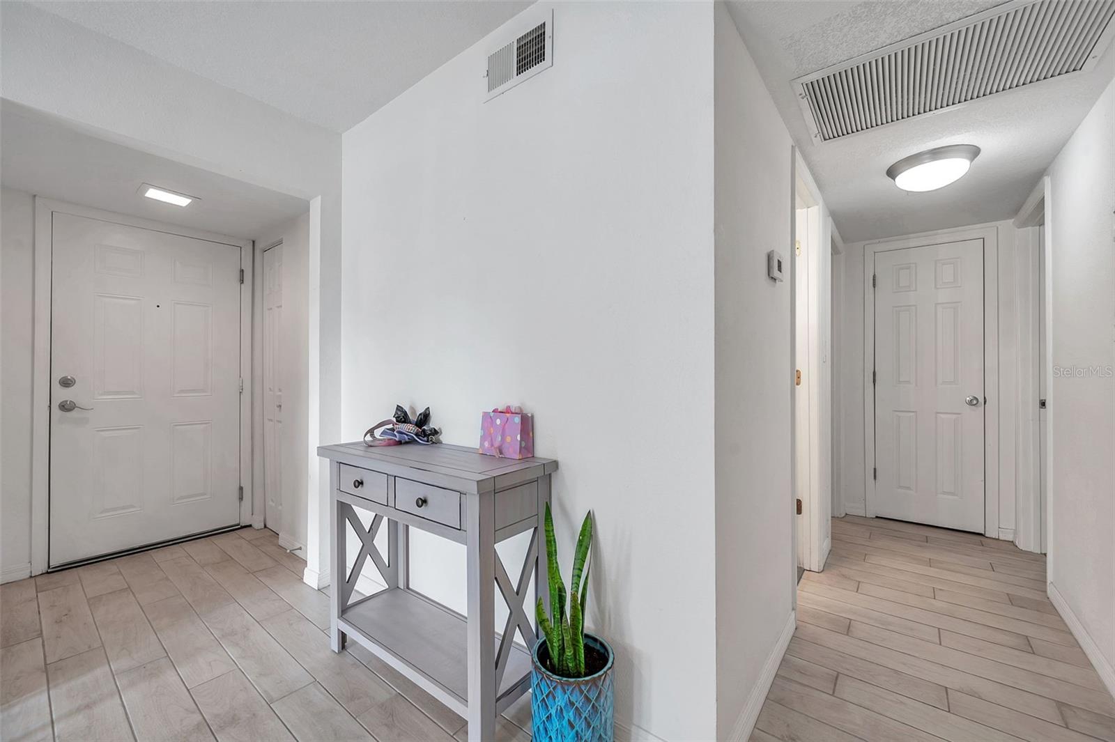 Image 3 of 51 For 121 Seahorse Drive Se A