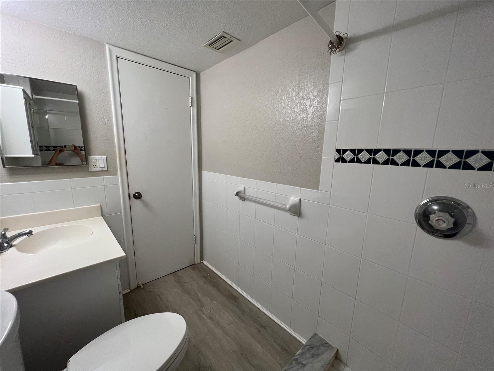 Image 12 of 47 For 6180 Sun Boulevard 208