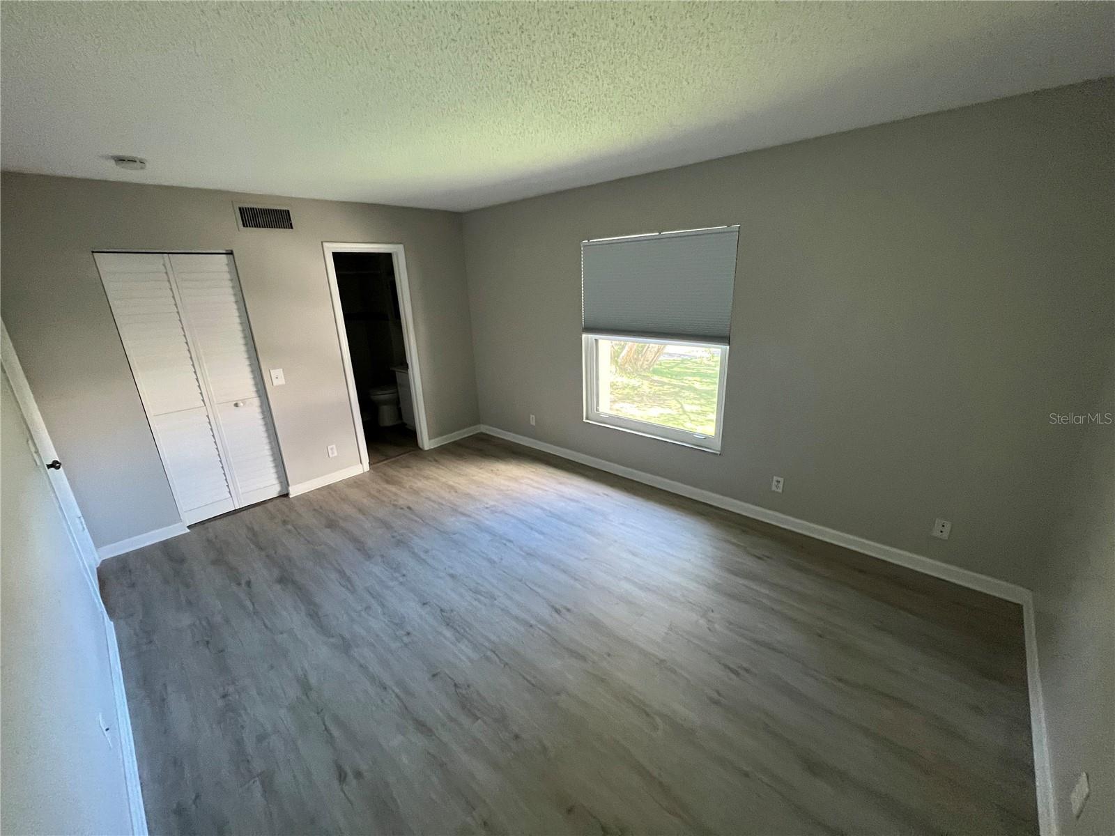 Image 14 of 47 For 6180 Sun Boulevard 208