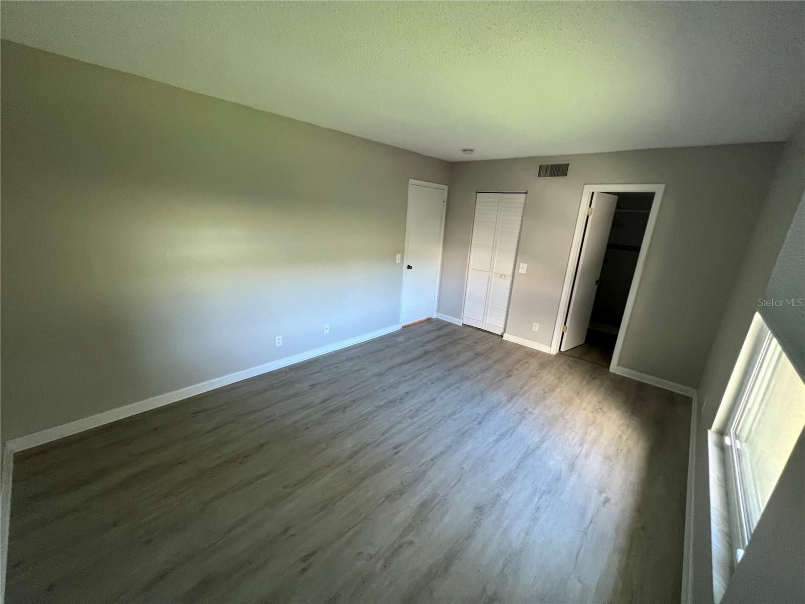 Image 15 of 47 For 6180 Sun Boulevard 208