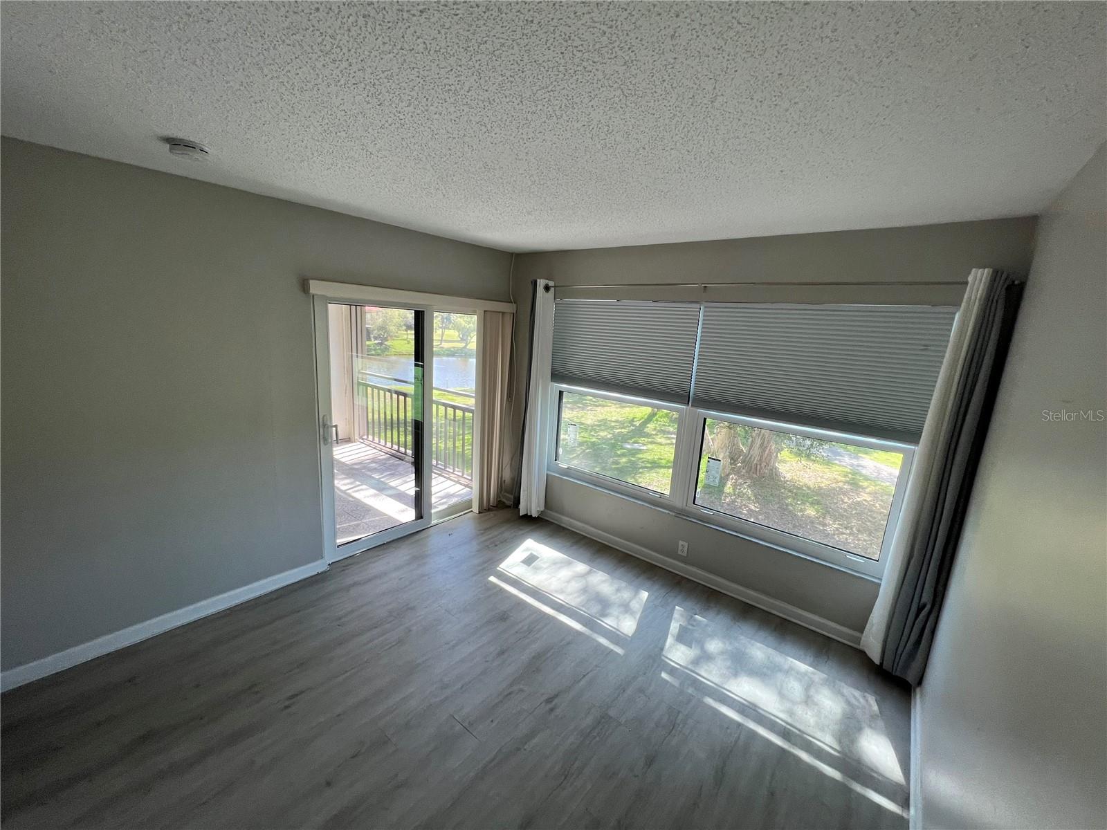 Image 19 of 47 For 6180 Sun Boulevard 208
