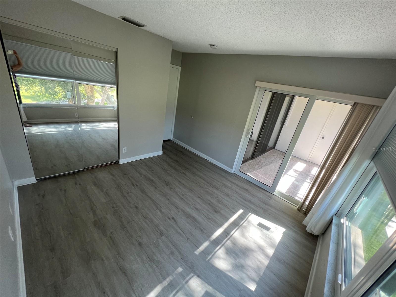 Image 20 of 47 For 6180 Sun Boulevard 208