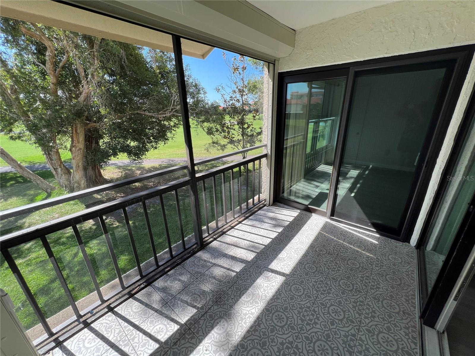 Image 23 of 47 For 6180 Sun Boulevard 208
