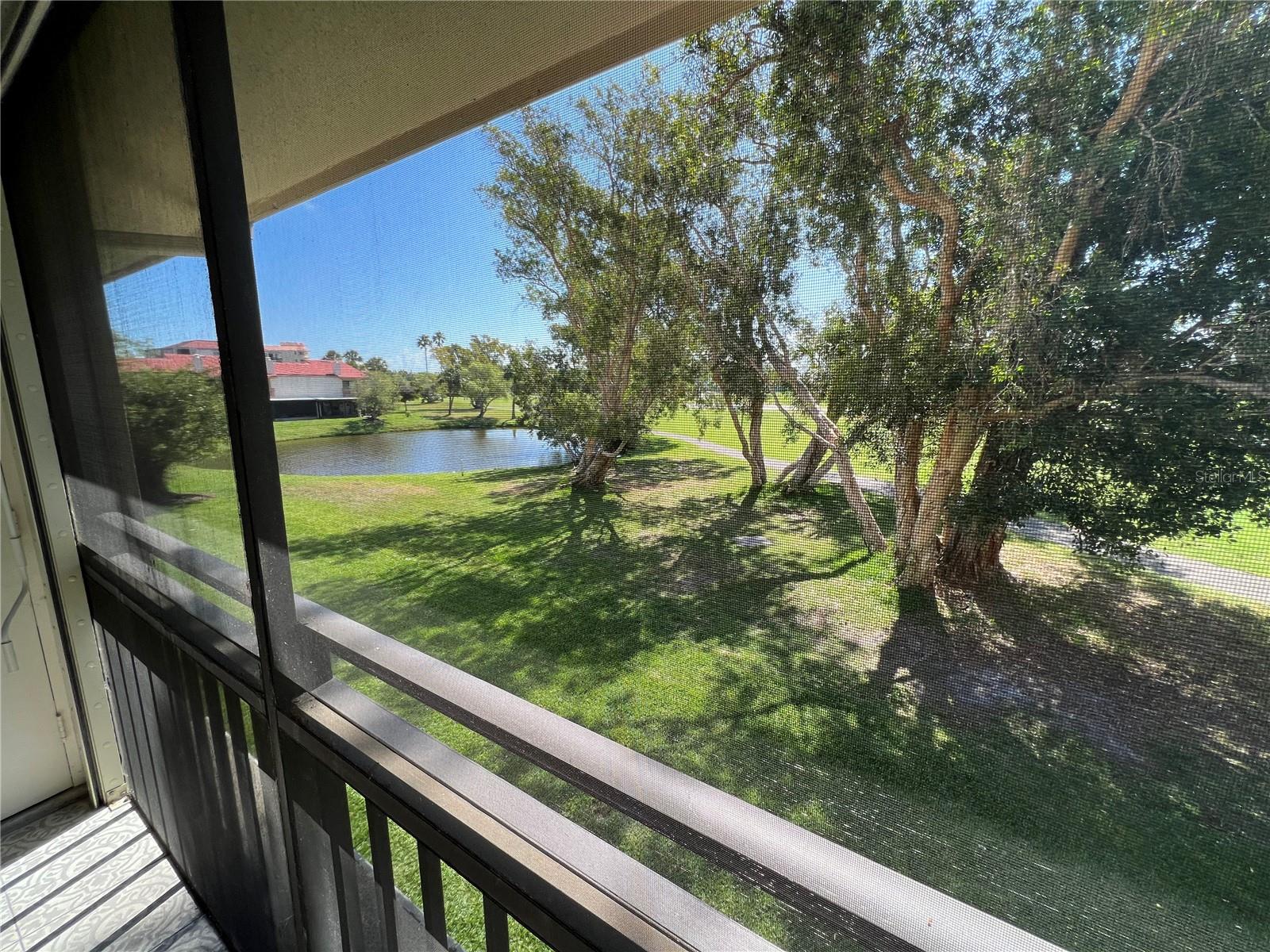 Image 25 of 47 For 6180 Sun Boulevard 208