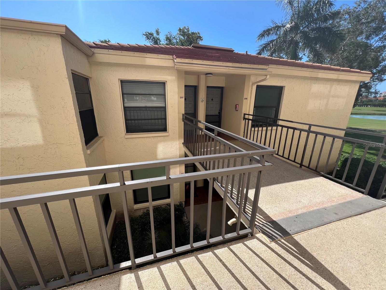 Image 7 of 47 For 6180 Sun Boulevard 208