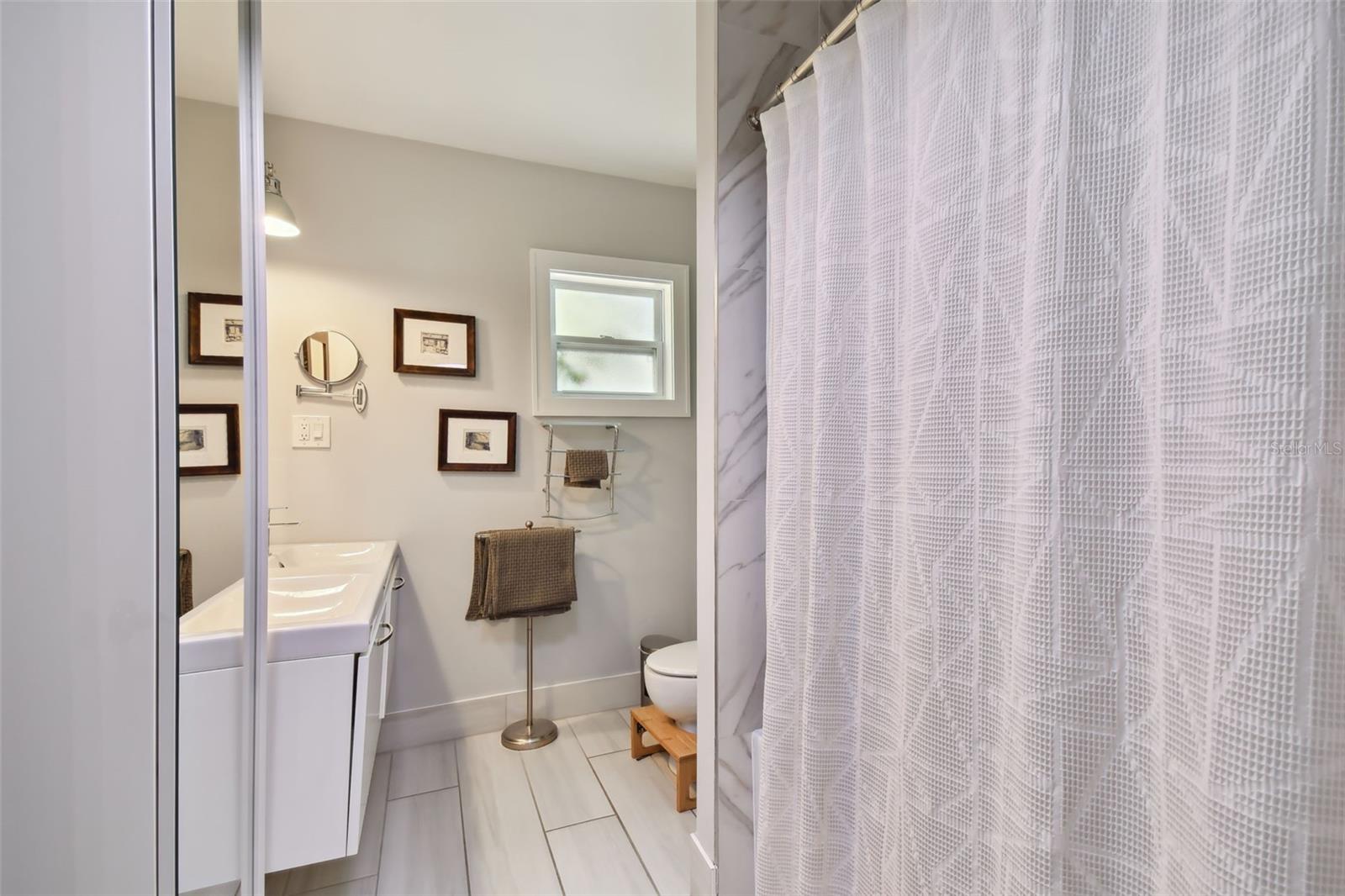 Image 49 of 72 For 2421 7th Avenue N