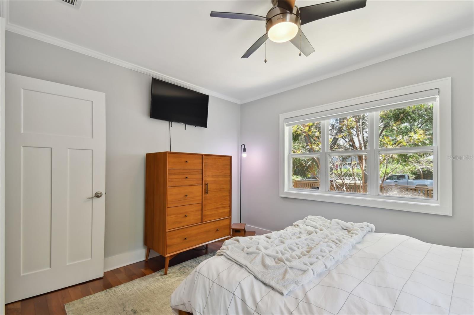 Image 56 of 72 For 2421 7th Avenue N