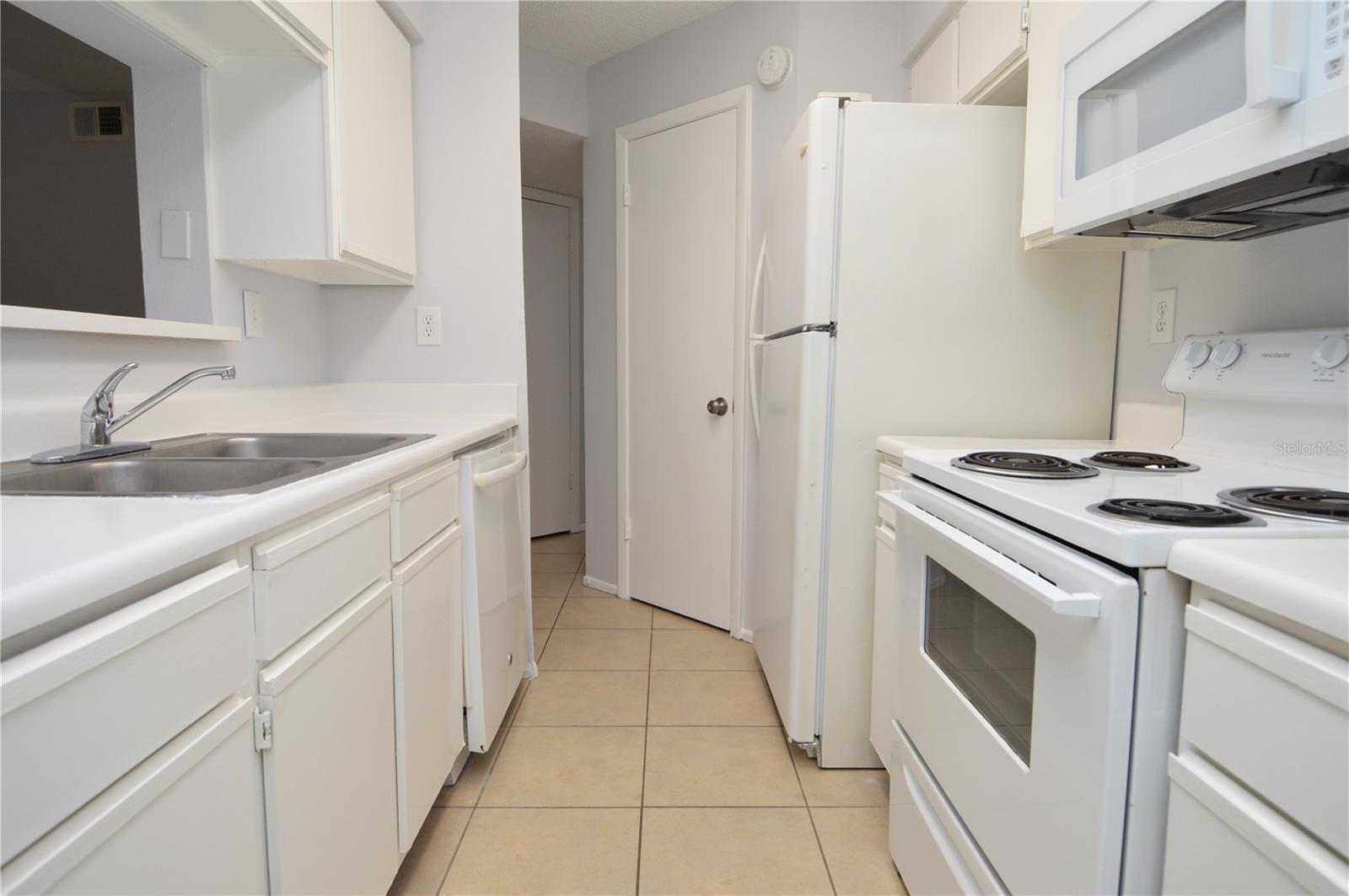 Image 8 of 87 For 8630 Mallard Reserve Drive 103