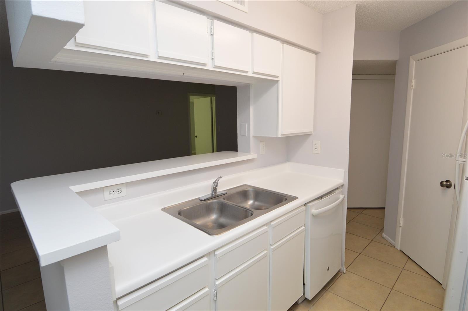 Image 9 of 87 For 8630 Mallard Reserve Drive 103
