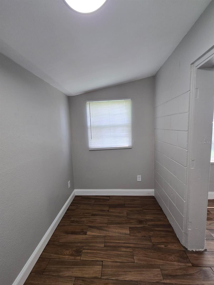 Image 19 of 23 For 1214 Dewey Avenue