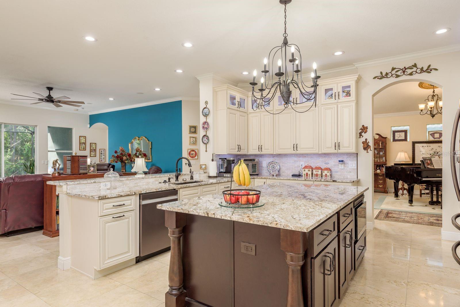 Listing photo id 14 for 16722 Ivy Lake Drive