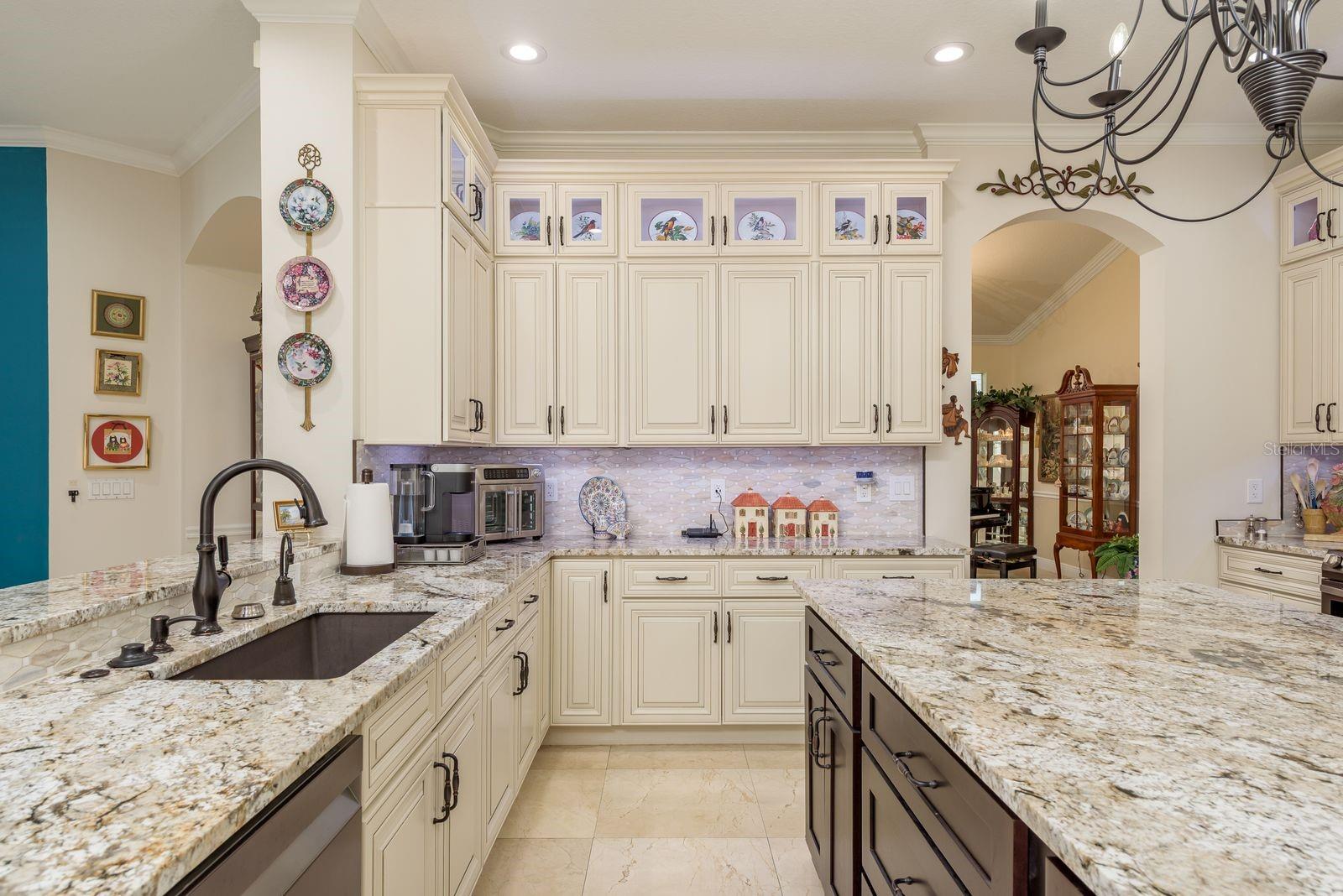 Listing photo id 15 for 16722 Ivy Lake Drive
