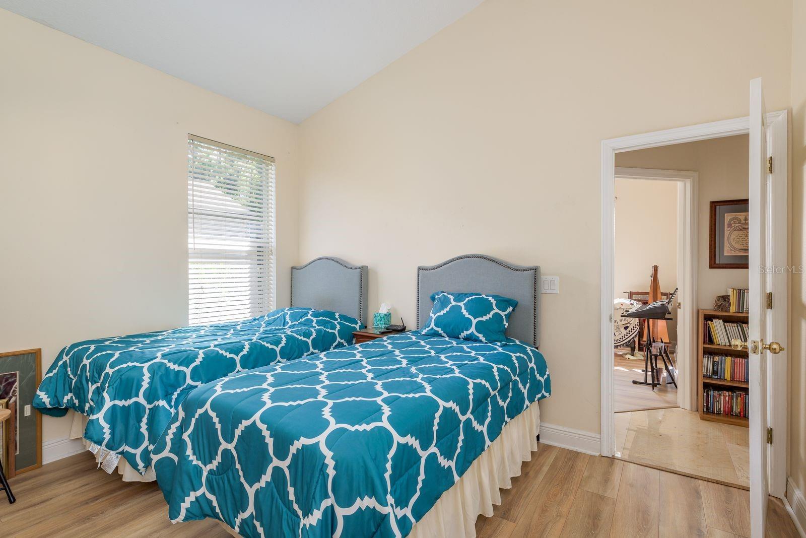 Listing photo id 27 for 16722 Ivy Lake Drive