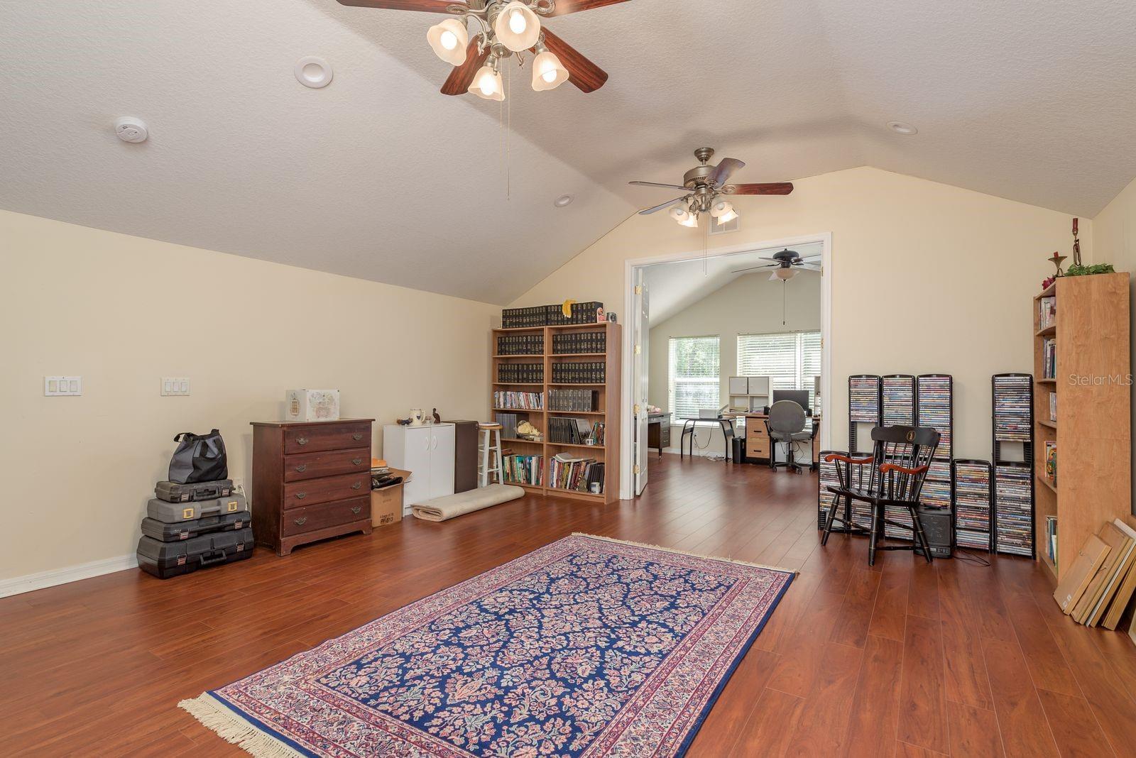 Listing photo id 37 for 16722 Ivy Lake Drive