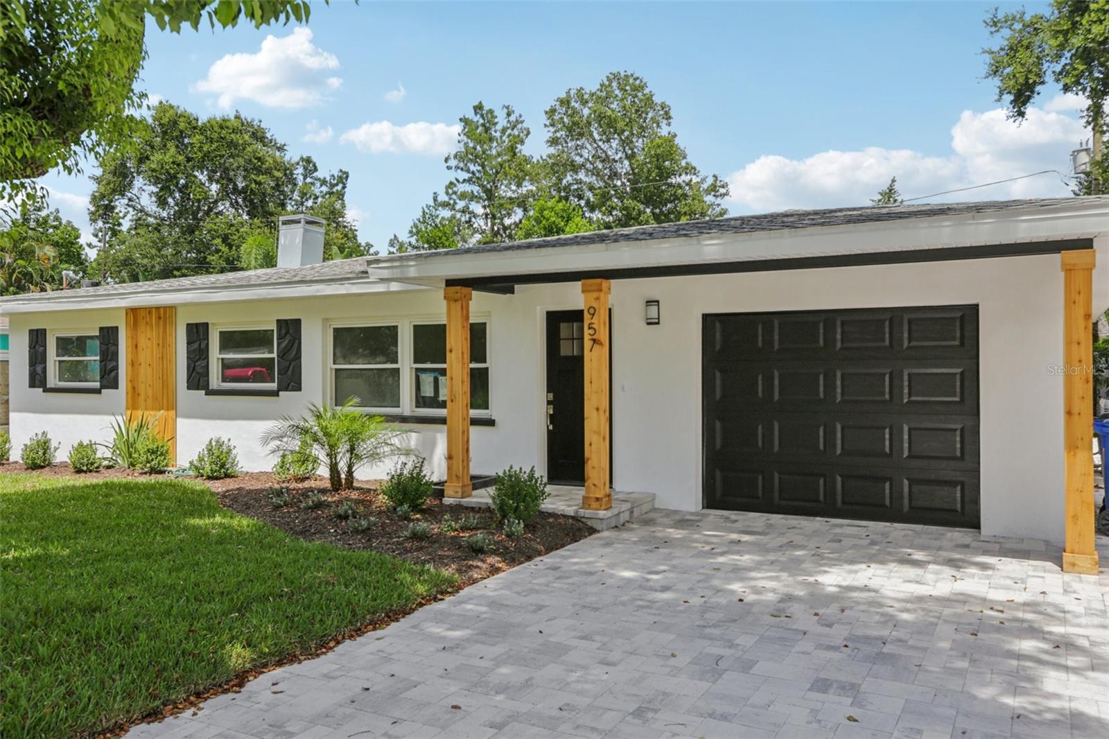 Image 3 of 43 For 957 Victor Drive