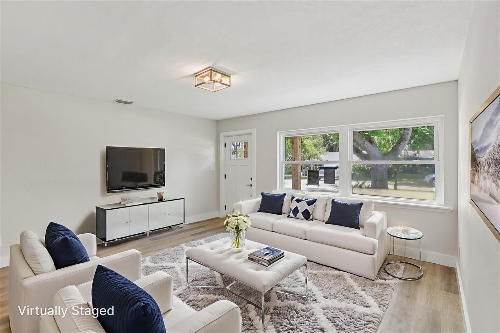Image 4 of 43 For 957 Victor Drive