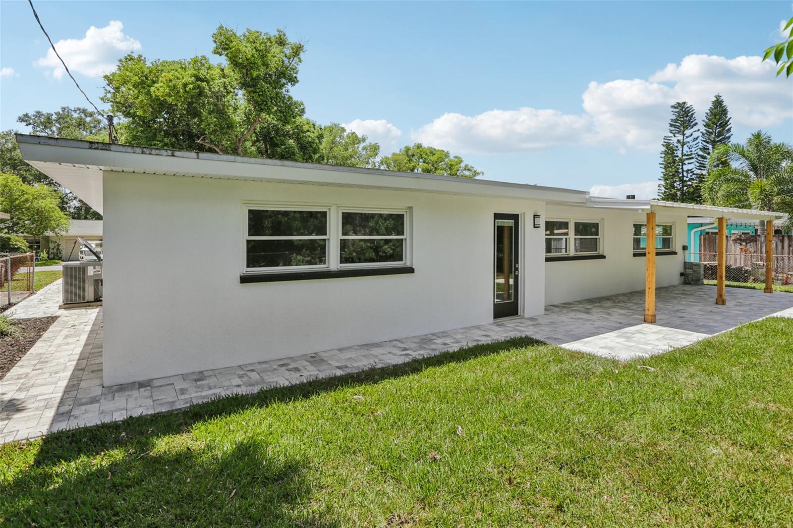 Image 40 of 43 For 957 Victor Drive