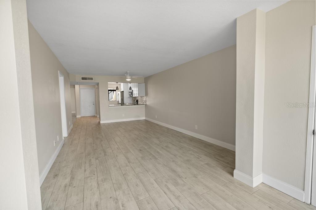 Image 10 of 49 For 2017 Skimmer Court W 416
