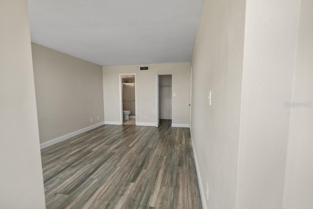 Image 16 of 49 For 2017 Skimmer Court W 416