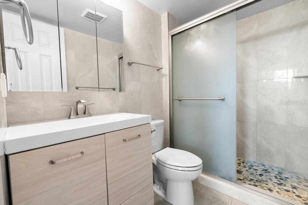 Image 18 of 49 For 2017 Skimmer Court W 416