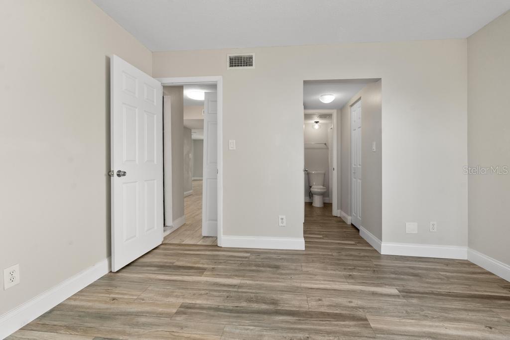 Image 22 of 49 For 2017 Skimmer Court W 416