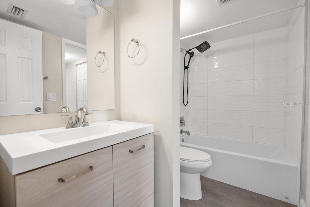 Image 23 of 49 For 2017 Skimmer Court W 416