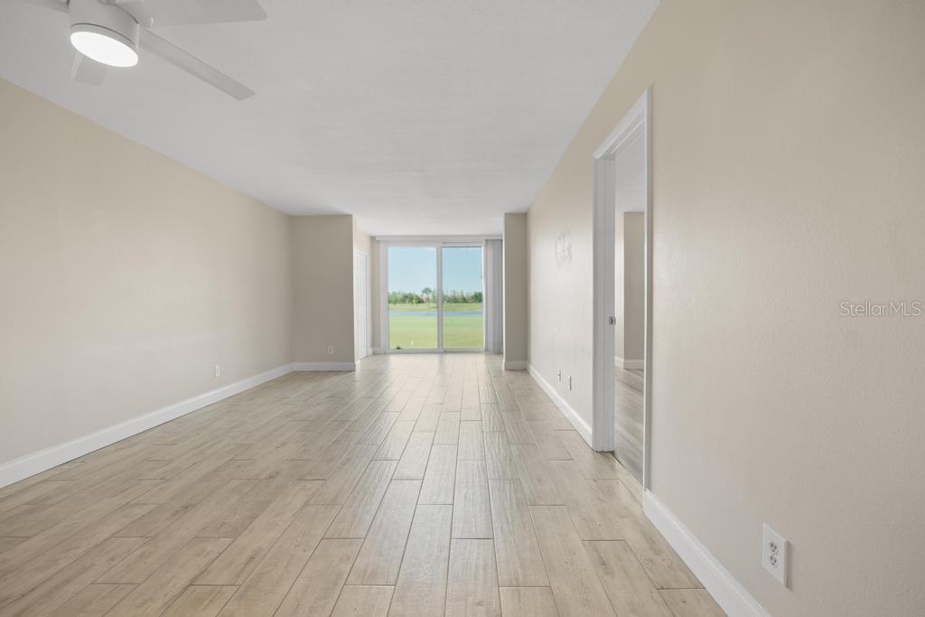 Image 26 of 49 For 2017 Skimmer Court W 416