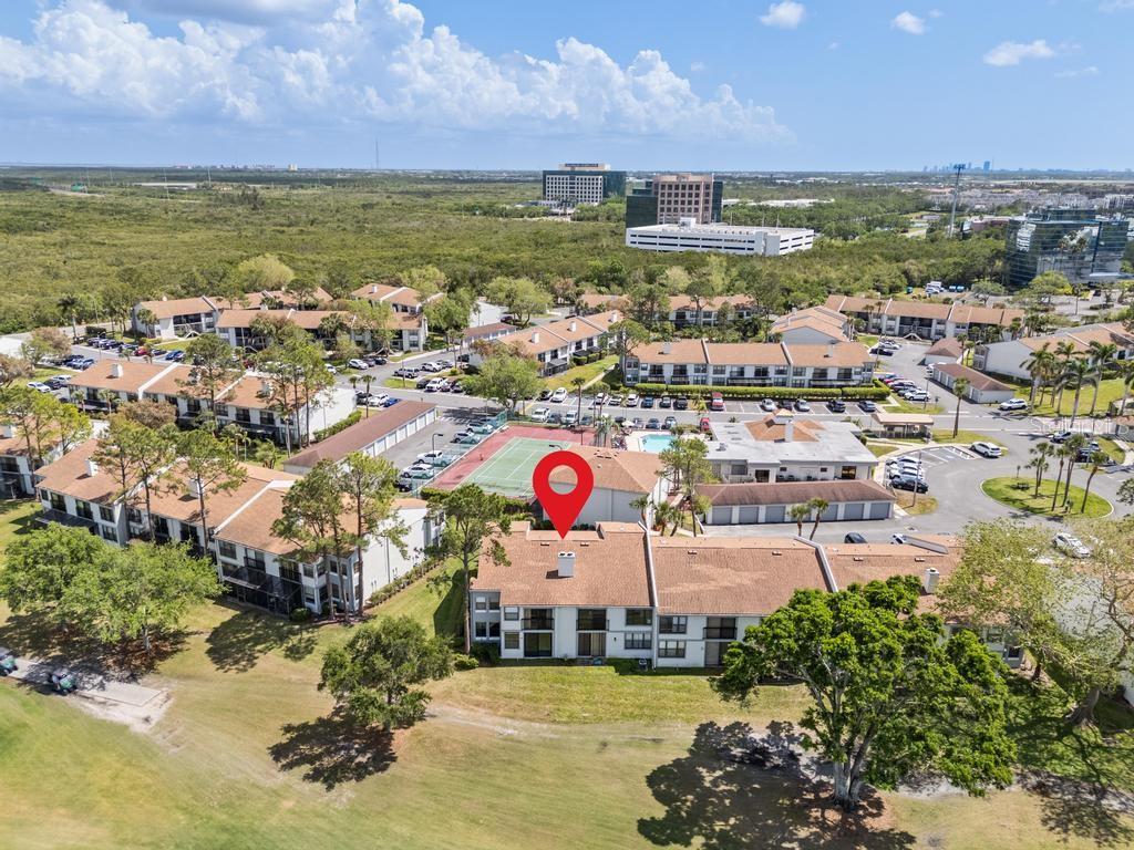 Image 45 of 49 For 2017 Skimmer Court W 416