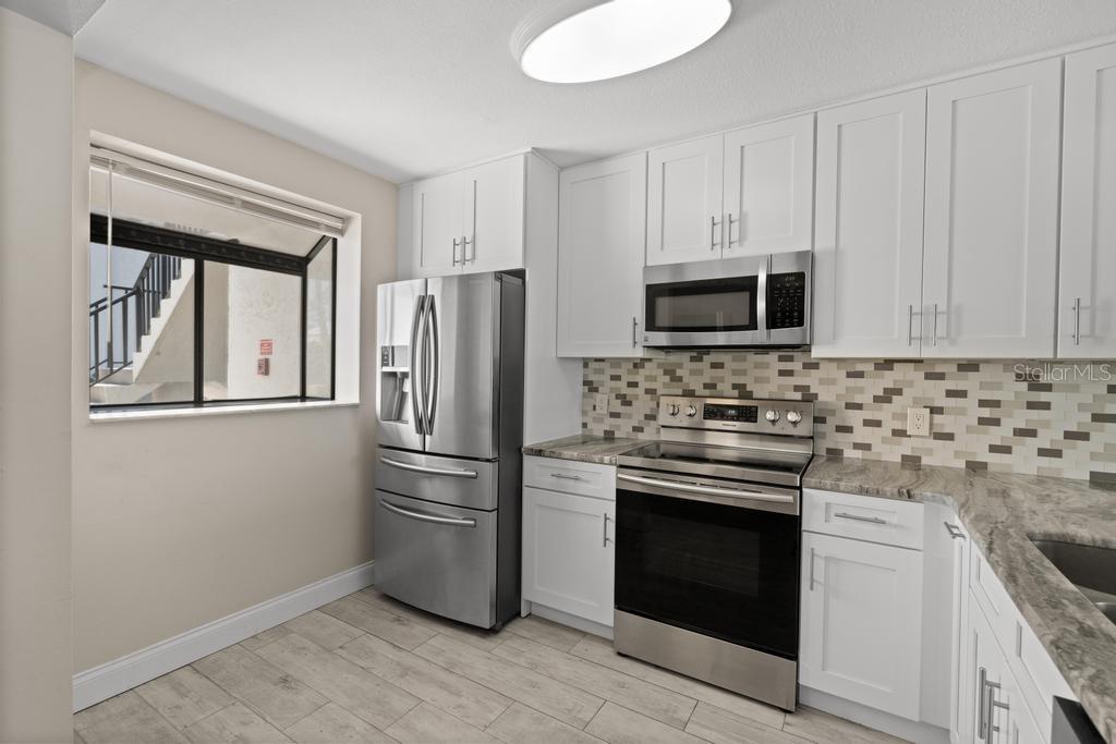 Image 5 of 49 For 2017 Skimmer Court W 416